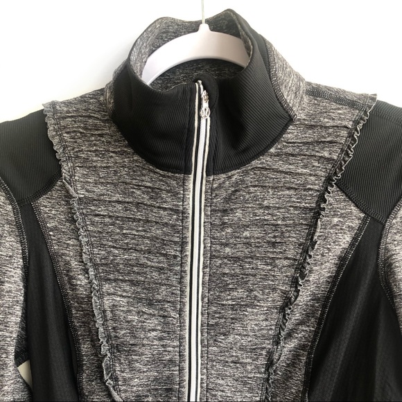 LULULEMON Run: Your Heart Out Pullover | Sz 6 - Picture 9 of 12